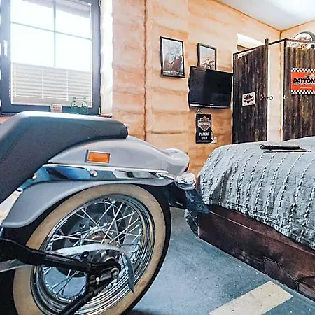 Motel Road Stop 3*